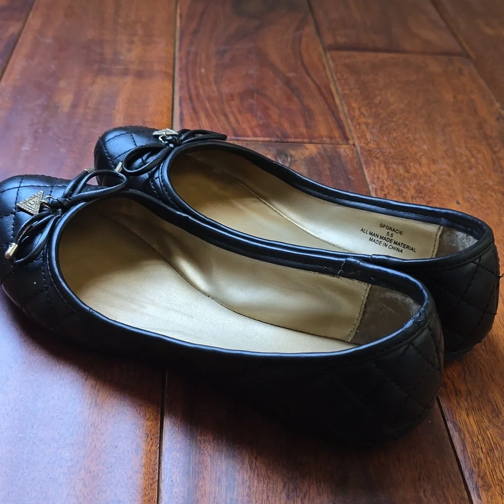 Guess flats - Picture 2 of 6